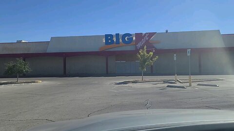 Is this the worst hood in Las Vegas? Check this out! #follow #lasvegas #explore #travel #weather