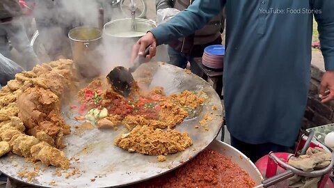 CRAZY SPEED FASTEST EGG GHOTALA MAKING ON ROADSIDE _ BIGGEST EGG BHURJI SELLER IN PAKISTAN