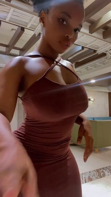 African Goddess thickness 💕😘