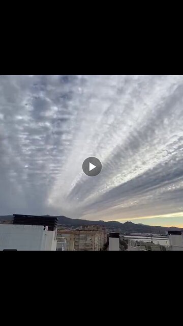 Move along, nothing to see here. Just a normal, perfectly natural sky.