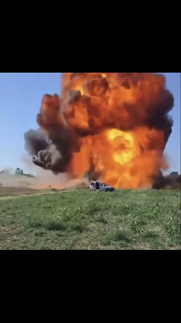 SMALL PLANE ENGINE FAILURE💥🛩️📸CRASH ON OPEN FIELD🚐🔥🛩️🔥💫