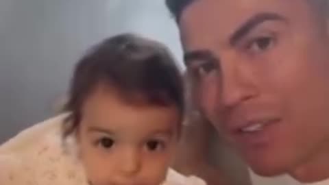 Message from Cristiano and Bella to mom Gio