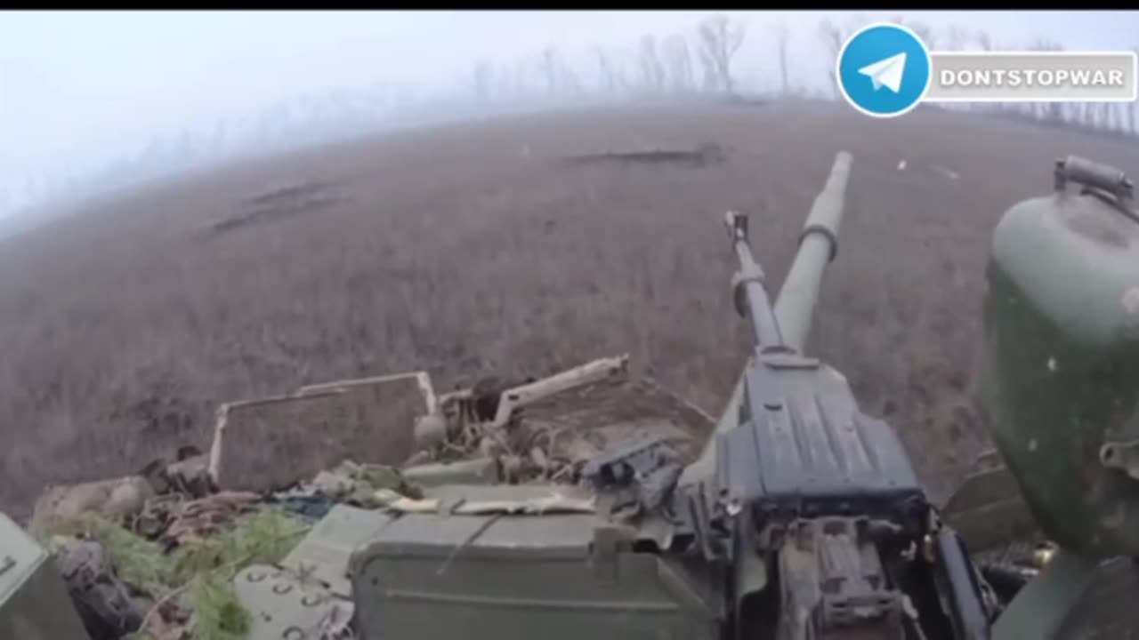 Russian Tank Clears Ukrainian Trenches | POW War Footage