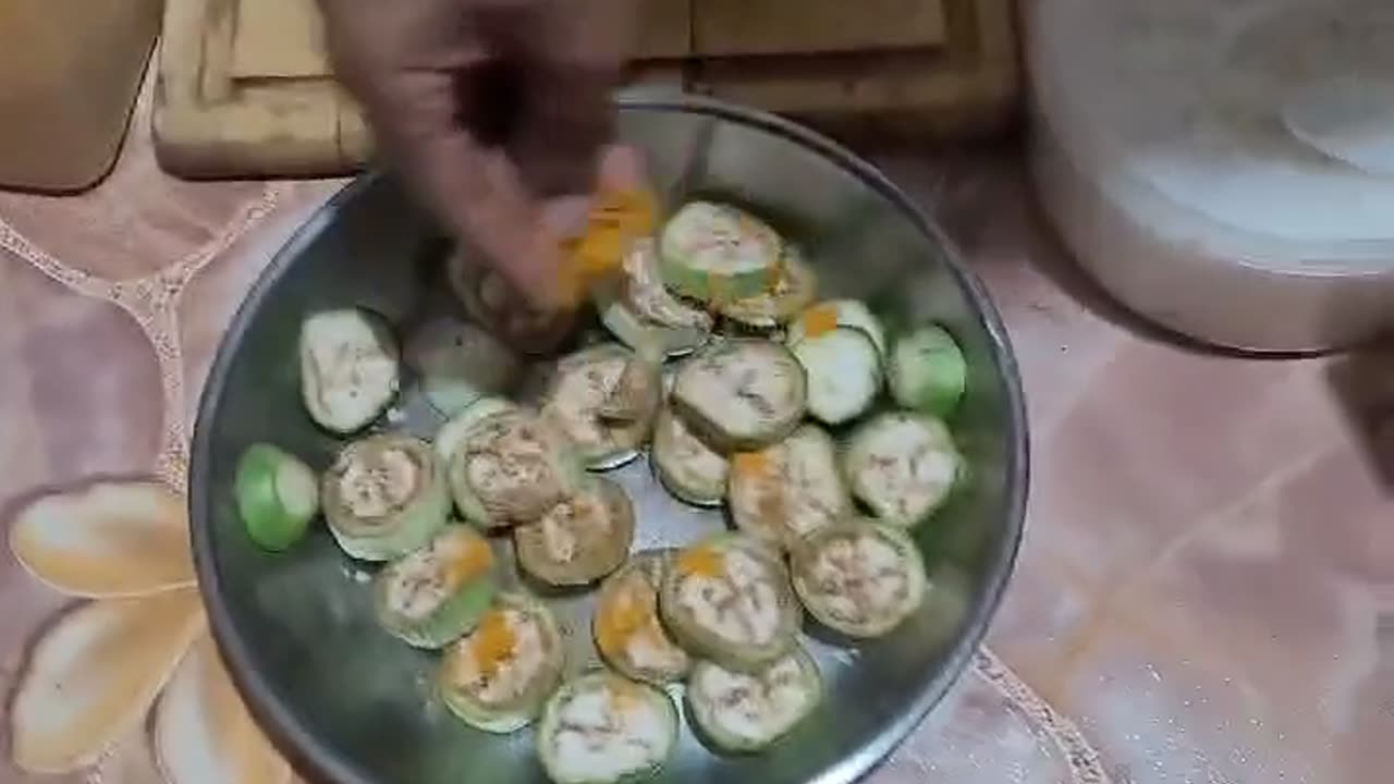 Brinjal fry in the oil