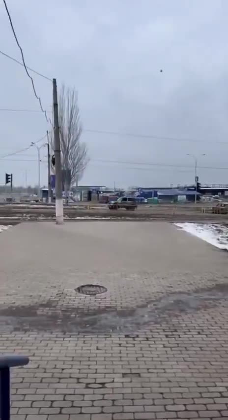 Wild Footage of Ukrainian Drone Chasing Russian Soldiers Around Donetsk City