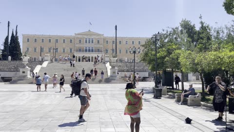 "Na tēn prosecheis" in Syntagma