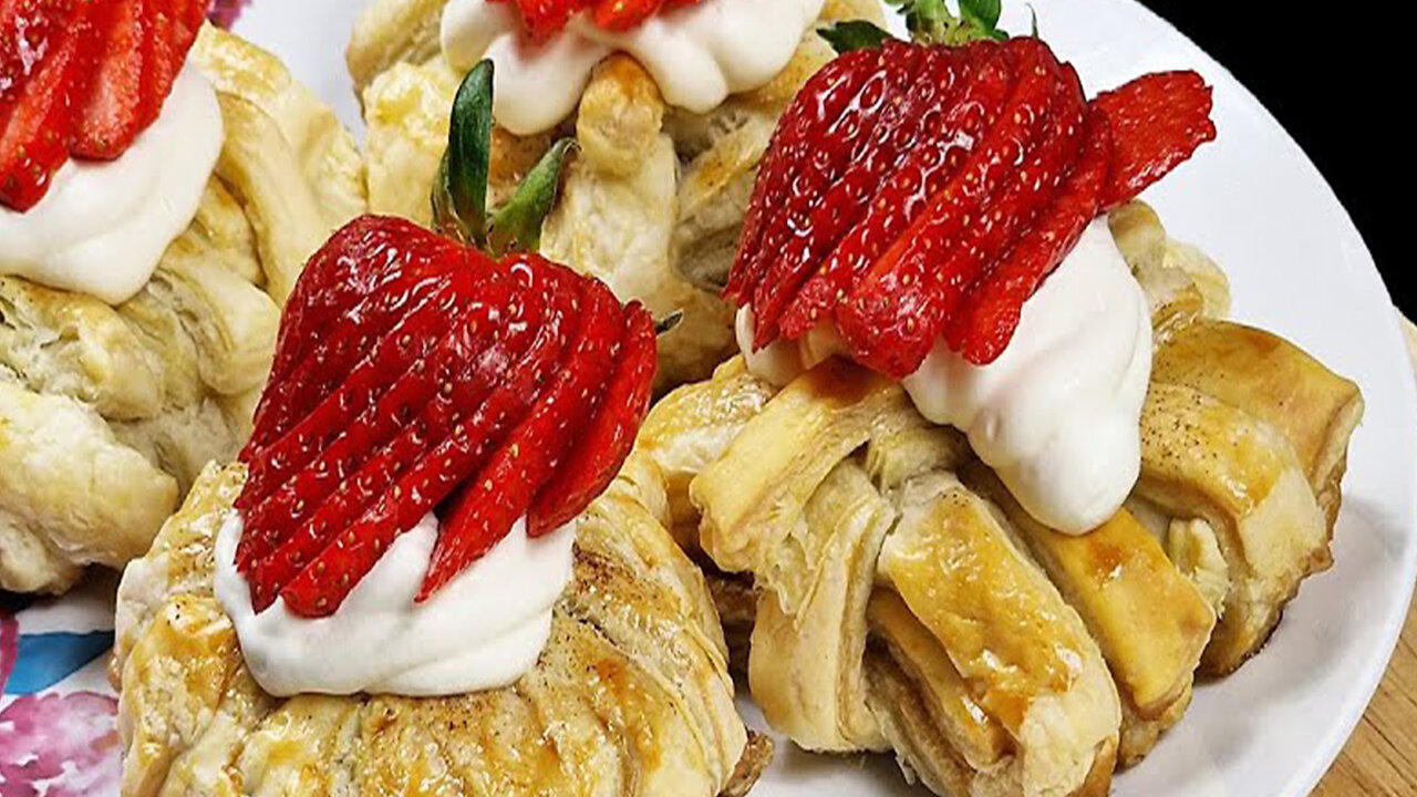 Puff pastry and 4 strawberries