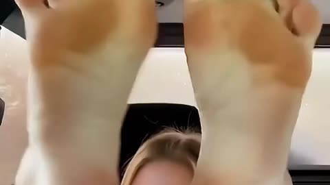 Sydney Sweeney Dirty Feet 👣