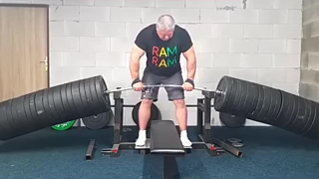 Insane 870kg Partial Deadlift