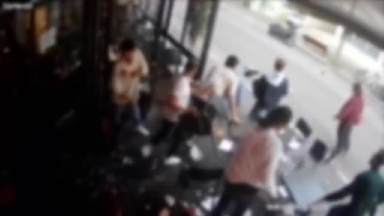 Muslim perp runs away when ‘strapped’ citizen opens fire.👍