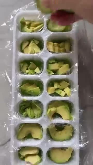 Make sushi in ice cube trays!! (Sauce - 3 dots at top)
