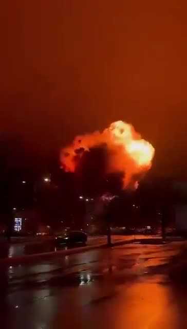 Every ANGLE just gets crazier and crazier - Small aircraft crashes in Philly