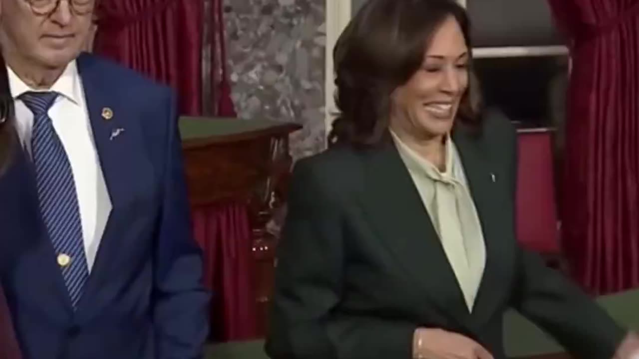 Wow. Watch this. So awkward. Kamala destroyed. You dropped this King 👑