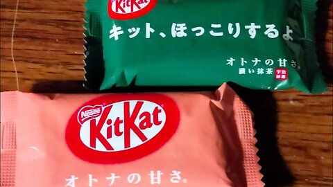 Trying Japanese Exclusive KitKat Flavors