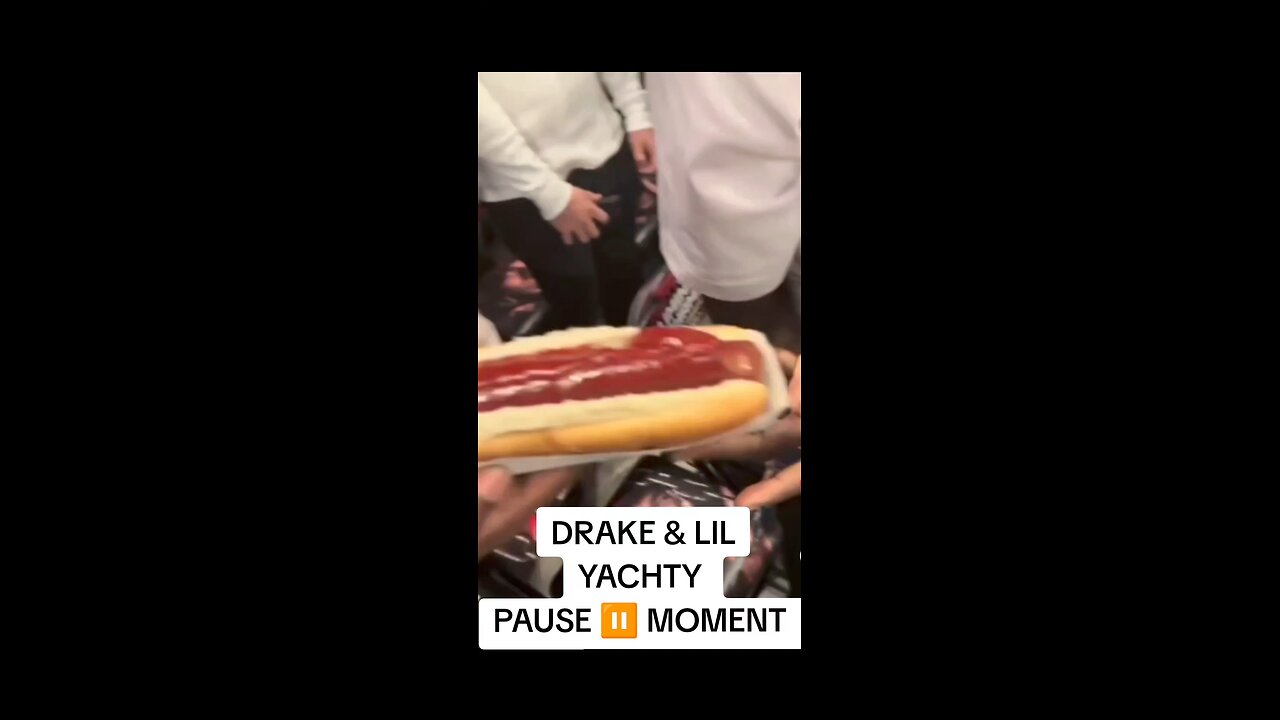 DRAKE & LIL YACHTY HAVE A ⏯️ PAUSE MOMENT 🌭 HOTDOG #surrealmookie #lilyachty #champaignpapi #drake