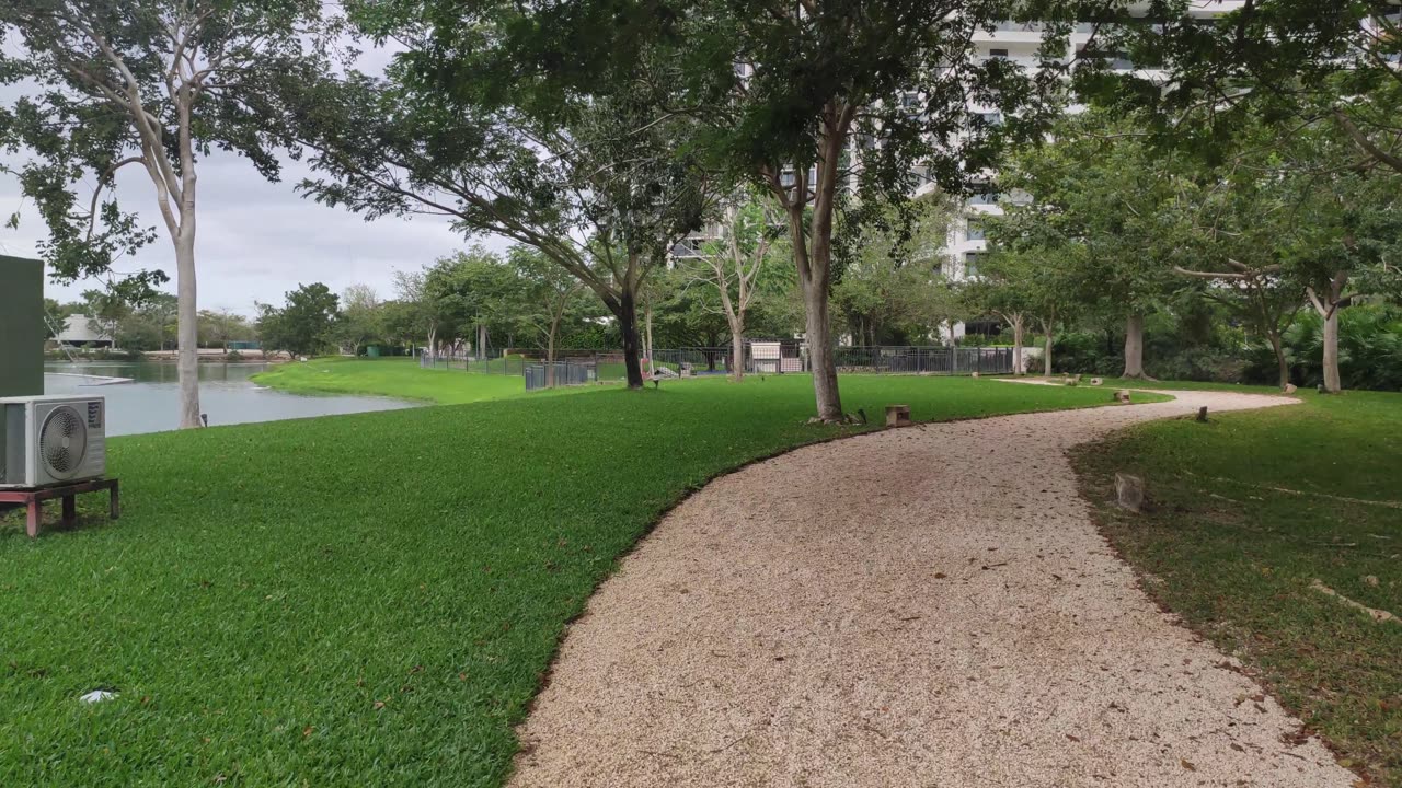 "The Island" Square - Merida - Yucatan - Walk Tour- Complete
