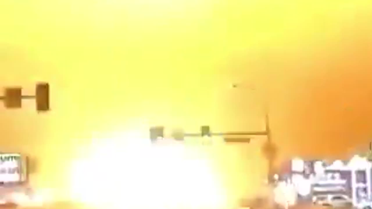 Don't believe your own eyes #News #Trending News #BREAKING #NEW #FOOTAGE #PLANE #MISSLE #INCIDENT #airplane #News #Trending News #PHILDELPHIA #AIRPLANE #CRASH #FIRE