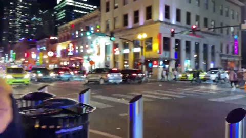 NASHVILLE TN LIVE BROADWAY STREET / PEOPLE WATCHING / BANDS WATCHING / BARS