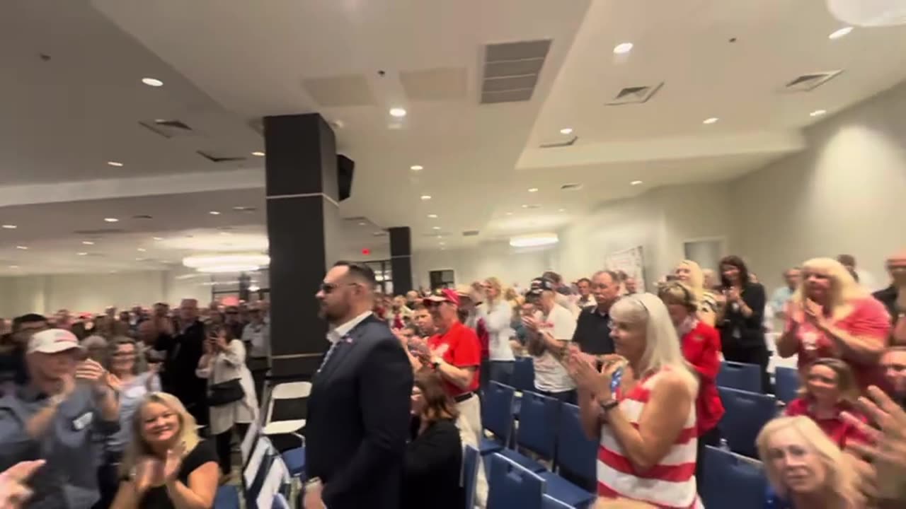 Standing ovation for January 6th Pardoned by President Trump...