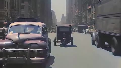 New York & Chicago (1930s-1940s): Driving Downtown in Color
