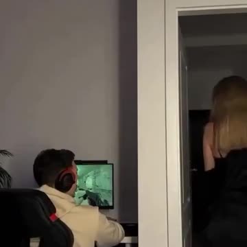 Gamer enticed to quit game with sexy lingerie dance by girlfriend