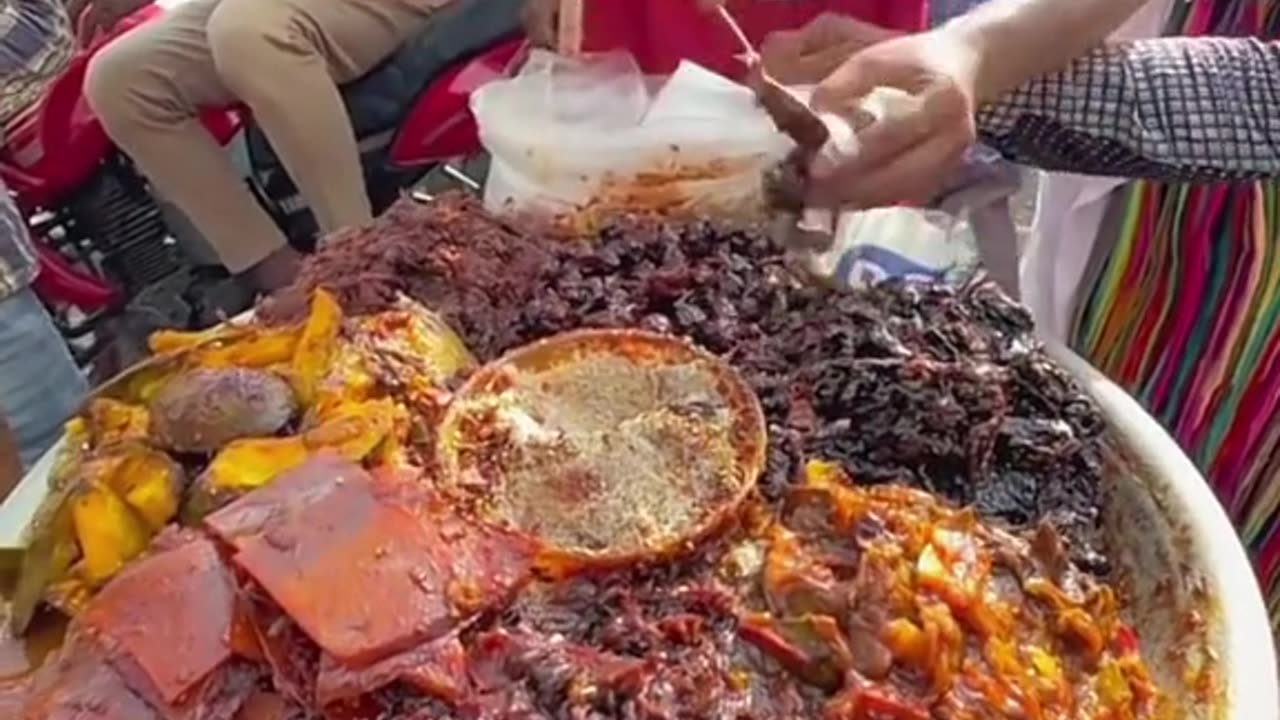 Indian streetfood is so delicious😍