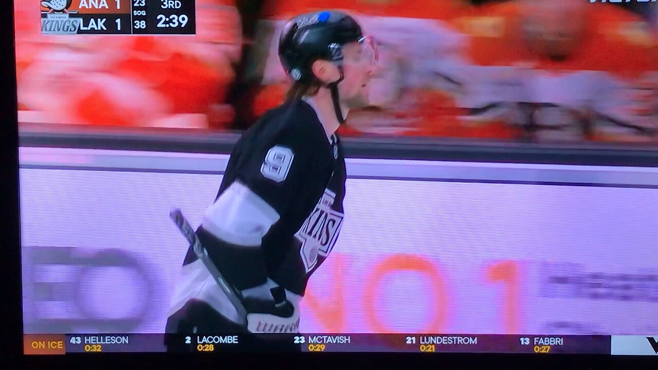 Kings RW #9 Adrian Kempe 🥅(25)🏒Wrist-Shot Goal