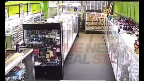 Dude Went Into Hiding After His Opps Was Following Him Into A Store And Made His Move In Time