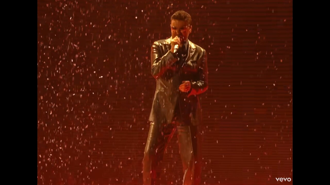 George Michael - Last Christmas (Live at Wembley Arena, 17th December 2006)