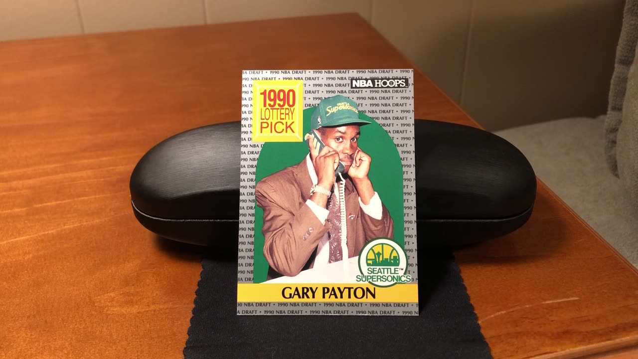 Basketball Card, 1990-91 Hoops #391 Gary Payton Lottery Pick Rookie, LOOK AT THAT PHONE!
