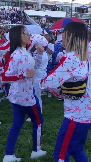 CAPE TOWN COON CARNIVAL