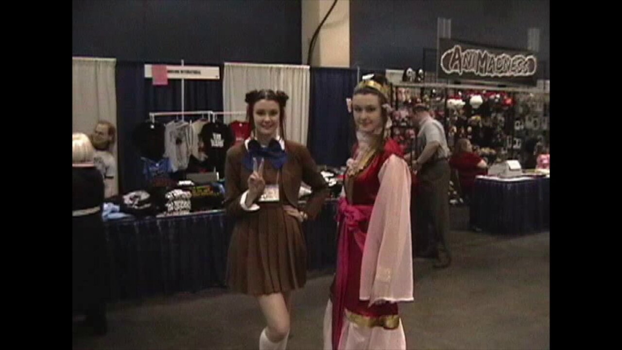 I talk about a Fushigi Yuugi cosplayer at Anime Boston 2009 (edited - Pre-Cosplay Joe Era)