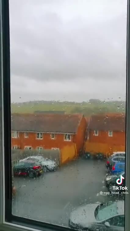 WHAT DO MEN ⚢ BRING TO THE TABLE❓