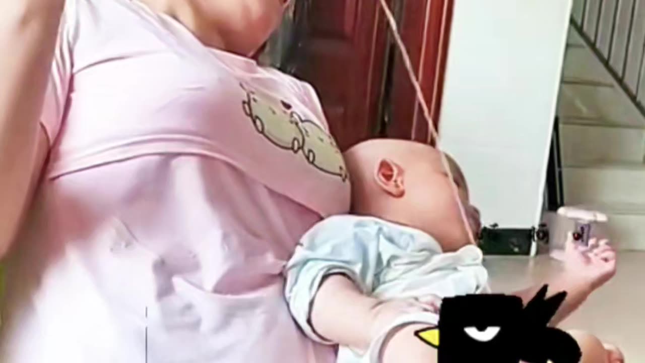 Funny video of a child urinating and wetting his mother's face video 2025 skc.com 56