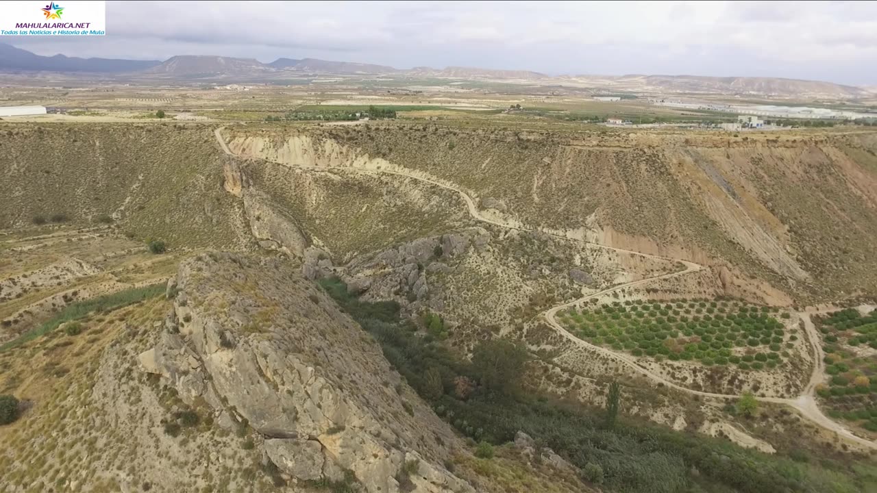 Yacimiento iberico del cigarralejo situado en Mula desde el aire.