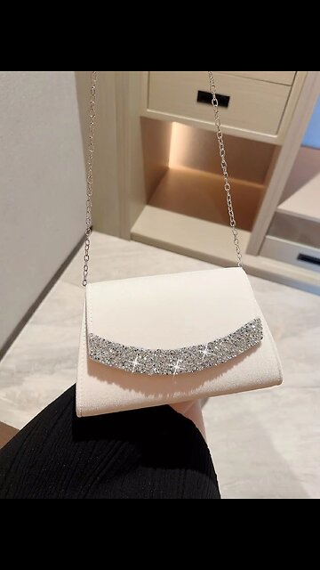 A Shiny Rhinestone Velvet Evening Dress Bag Hand Evening Bag