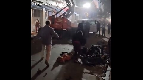 VEHICLE PLOWS INTO CROWD🏢🚶‍♀️🚶🏻🚶‍♂️⛔️🚧🛻🚏CELEBRATING NEW YEARS IN NEW ORLEANS🛗🛻💫