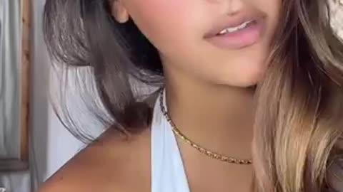Beautiful Girl Twerks in New Video