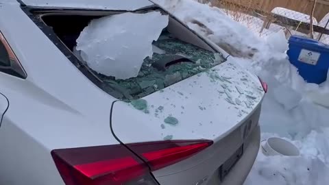 Massive Icicles CRASH in Montreal!