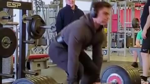 Natural Bodybuilder Loses It After 260kg Deadlift PR!