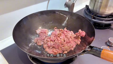 How to stir-fry beef to make it smooth and tender?