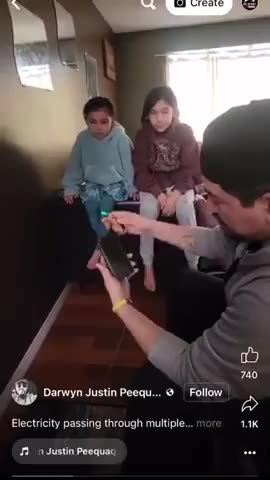 Why you should NEVER use your cellphone while it’s charging