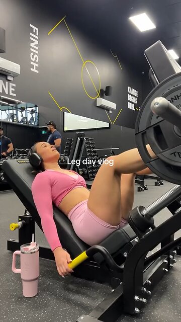 On leg day we wear pink!