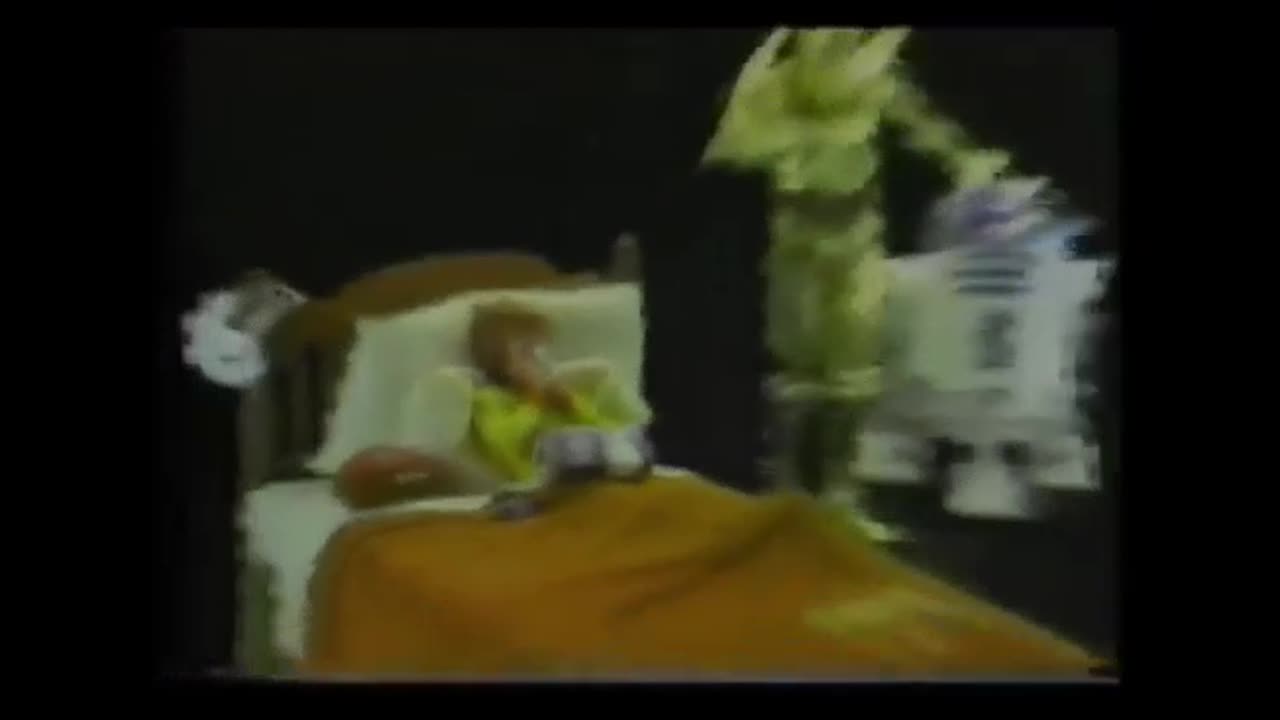 Star Wars Empire Strikes Back Kleenex Puffs TV Commercial from 1980 w/C-3PO and R2-D2