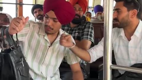 ਬੱਸ ਵਾਲਾ 😂😂😂😂😂 ਹੱਸ ਲਓ ਘੜੀ 😂 bus wala |