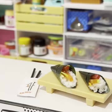 Mini Brands Series 5 (2 Pack) by ZURU