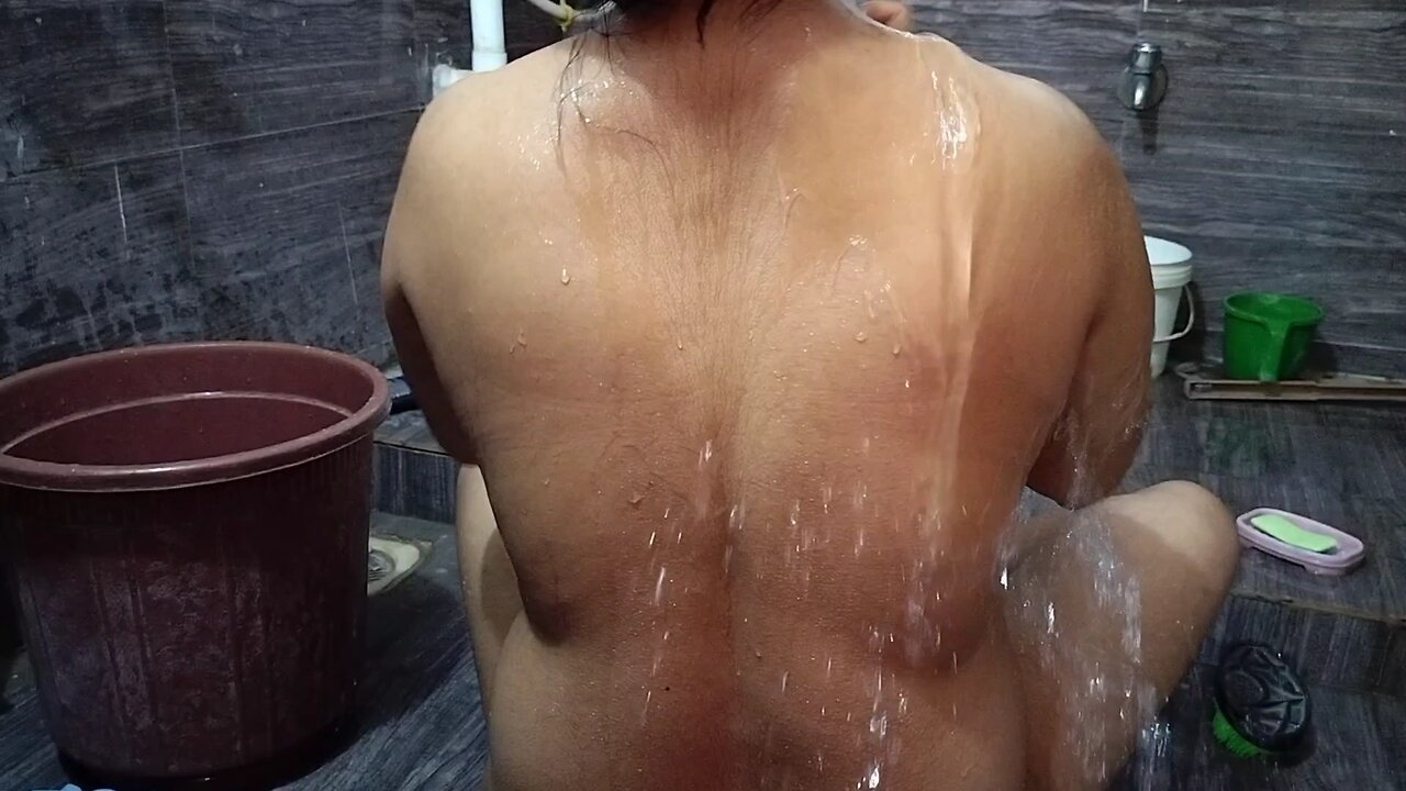 Nude bhabhi bathing video