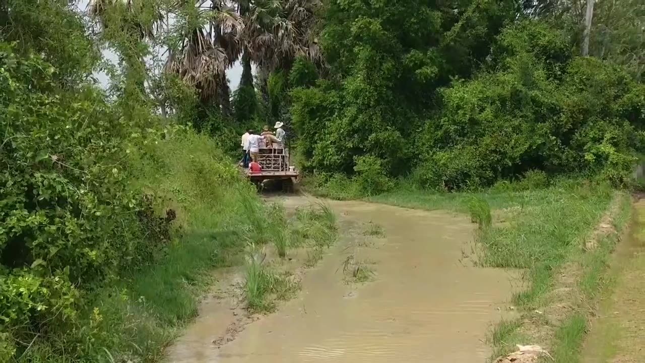 트랙터 Kubota Tractor Machinery VS Muddy Field