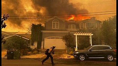 Entire Neighborhood Engulfed in Flames: Homes Collapse After Catastrophic Fire