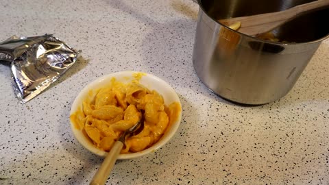 Velveeta Cheese Sauce Original 3 Individual Pouches Taste Test Review